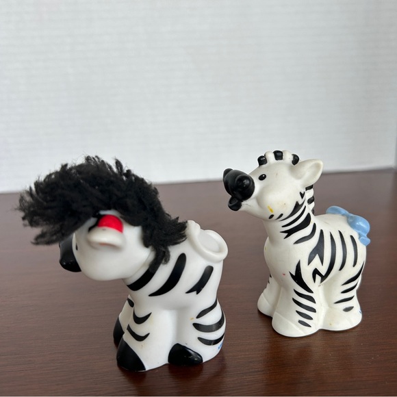 4 Sets for $20 -2 Fisher Price Little People Noah's Ark/Zoo Replacement Zebras - Picture 4 of 4
